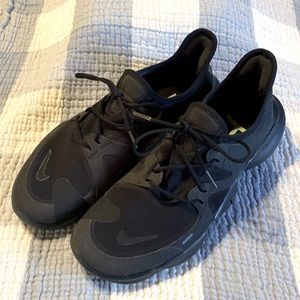 Nike (Free) men’s size 11 in black on black